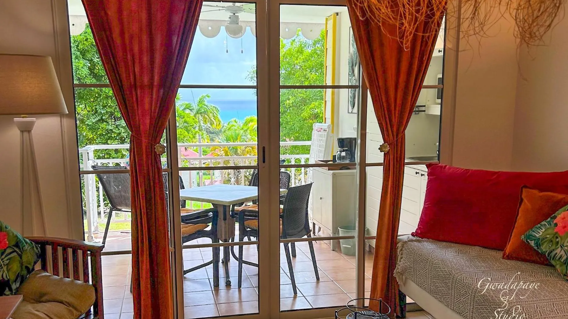 Vue Exclusive Mer Et Volcan, Village Vacances Avec Plage Et Piscine, Les Gwadastudios Sainte-Anne Guadeloupe